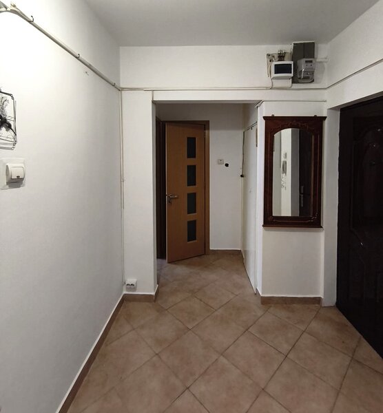 Berceni, Aparatorii Patriei, apartament 2 camere, 53 mp, 380 EUR.