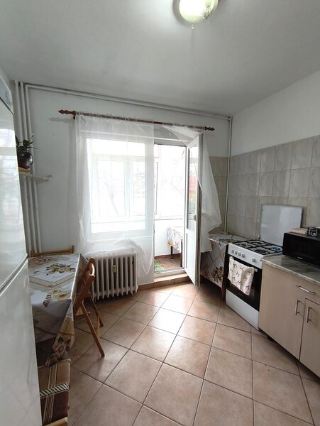 Berceni, Aparatorii Patriei, apartament 2 camere, 53 mp, 380 EUR.